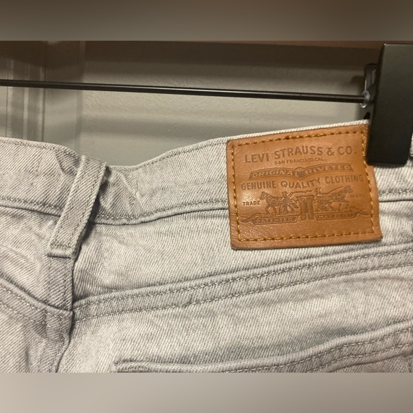 Levi’s Straight Leg Jeans - Size 25 - Picture 3 of 4